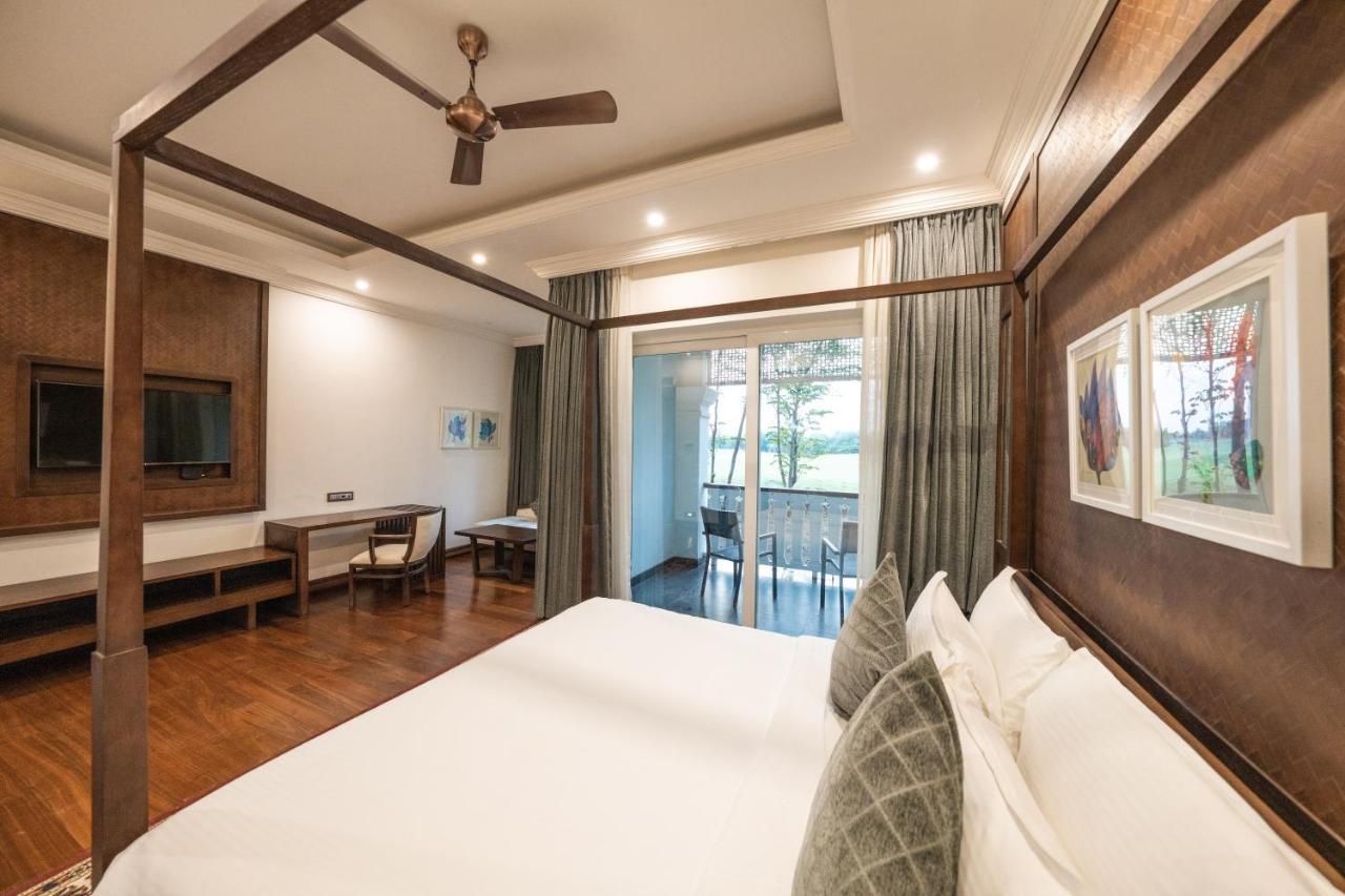 Fairway Golf & Lake Resort Naya Raipur Exterior foto